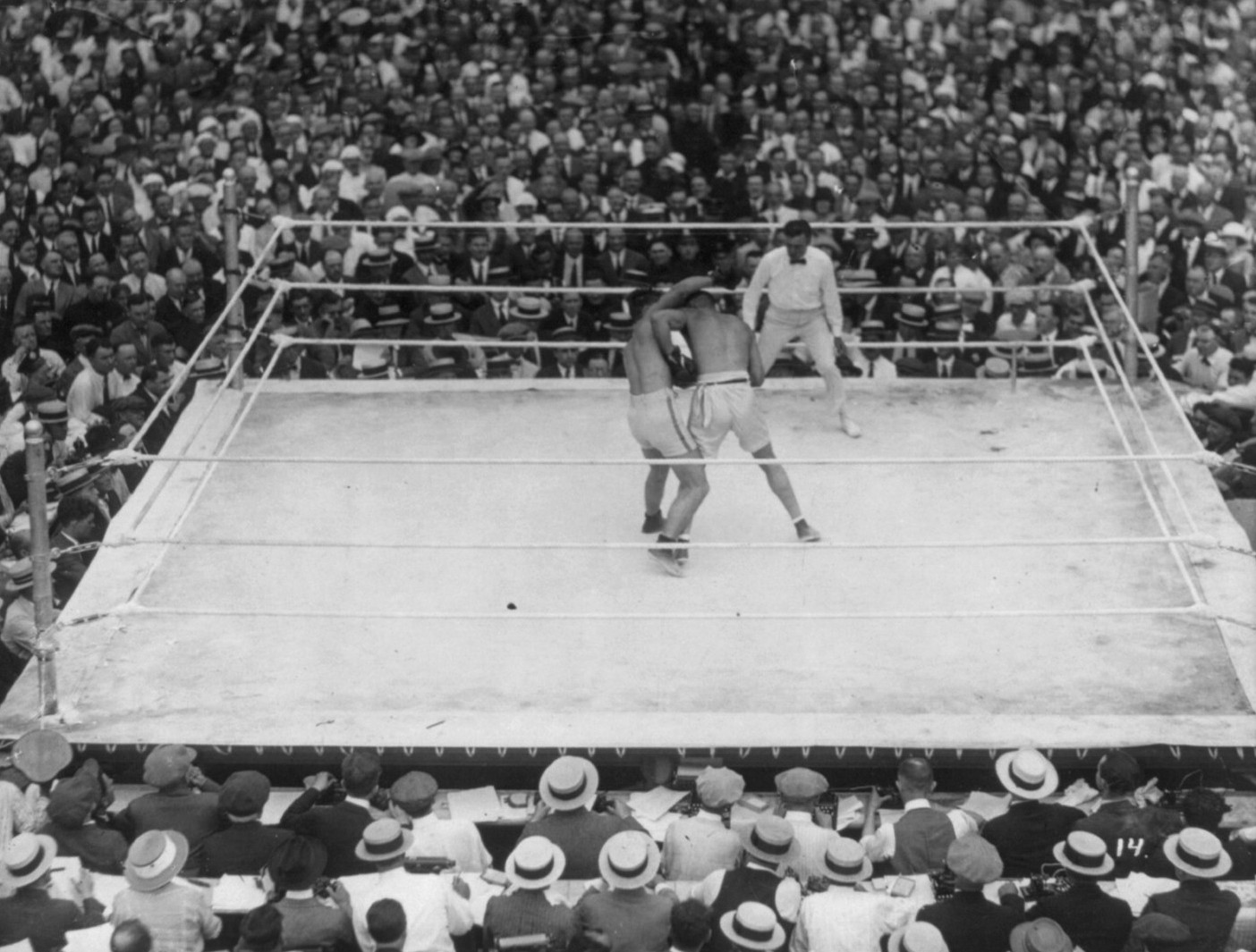 Historic Dempsey and Carpentier boxing match